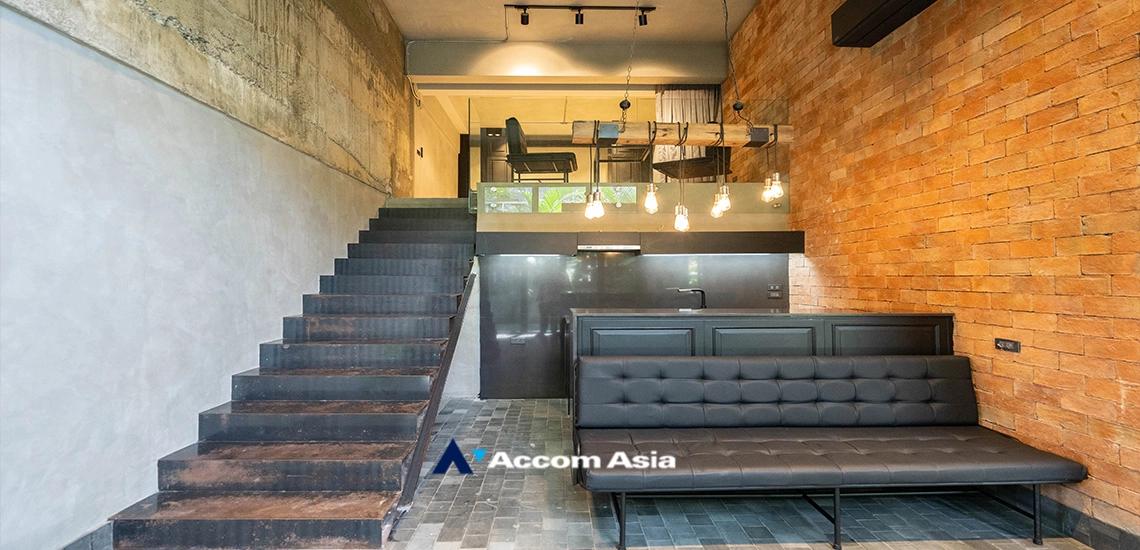 9  5 br House for rent and sale in Sukhumvit ,Bangkok BTS Ekkamai AA27219