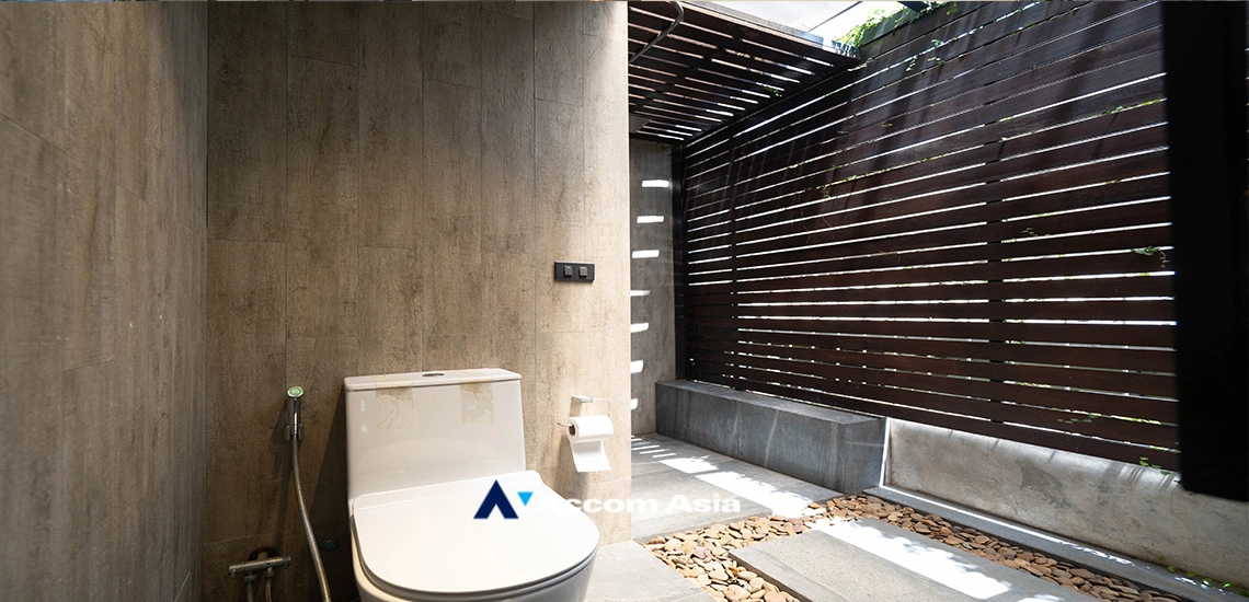 39  5 br House for rent and sale in Sukhumvit ,Bangkok BTS Ekkamai AA27219