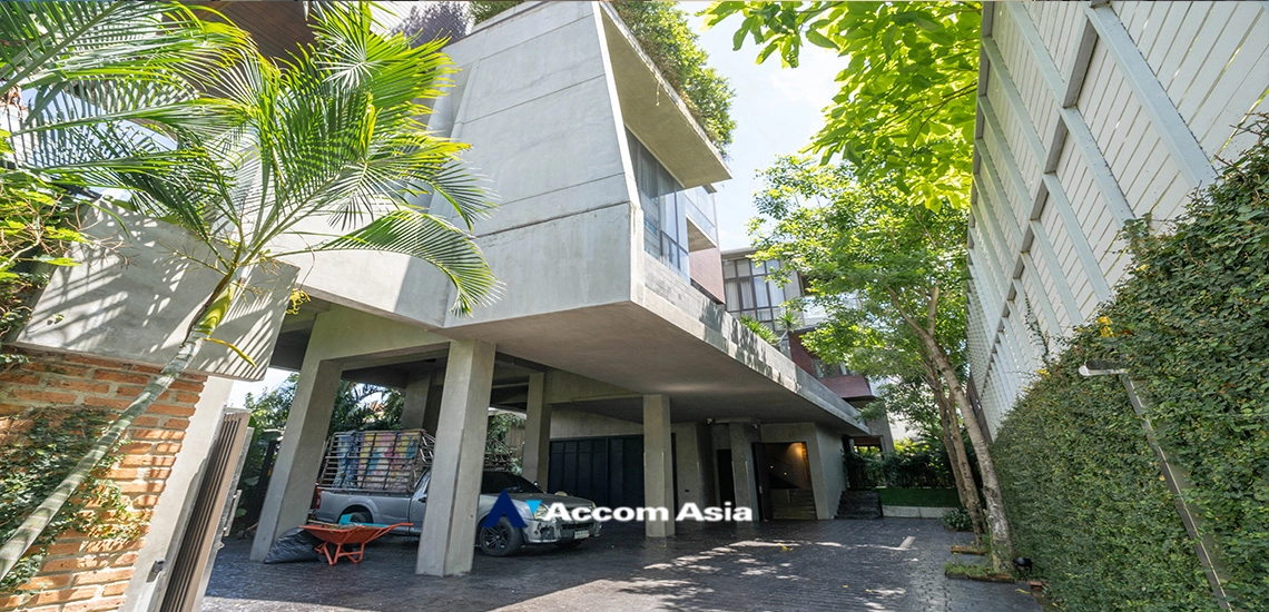 23  5 br House for rent and sale in Sukhumvit ,Bangkok BTS Ekkamai AA27219