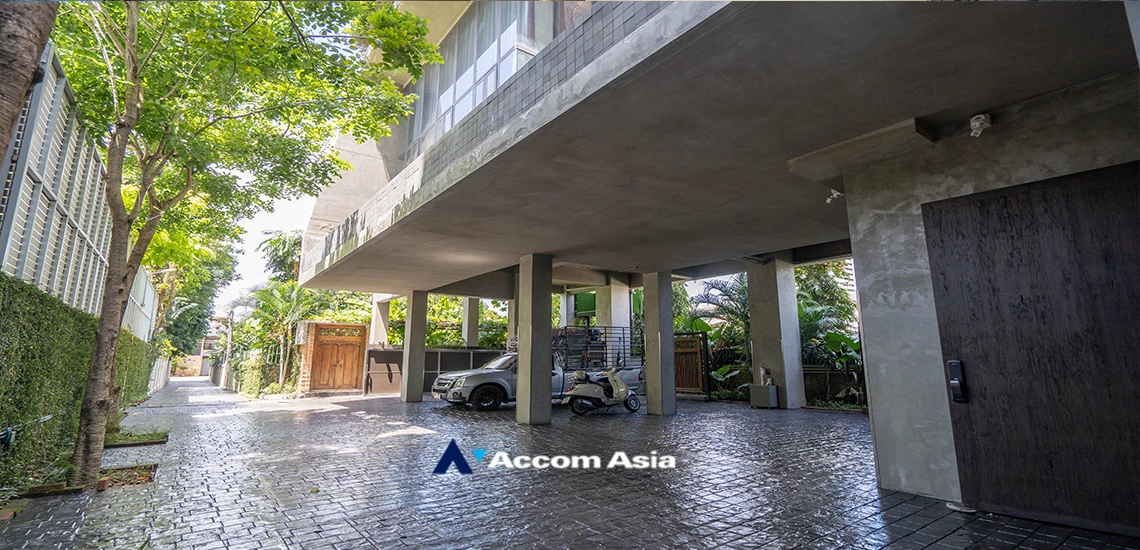 22  5 br House for rent and sale in Sukhumvit ,Bangkok BTS Ekkamai AA27219
