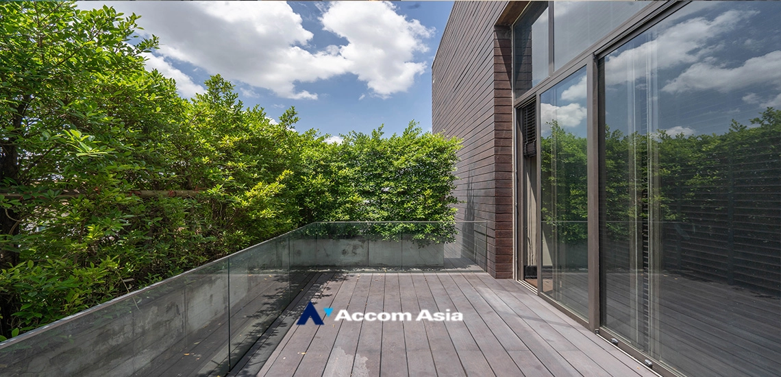 24  5 br House for rent and sale in Sukhumvit ,Bangkok BTS Ekkamai AA27219