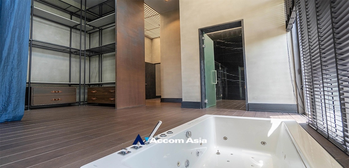 41  5 br House for rent and sale in Sukhumvit ,Bangkok BTS Ekkamai AA27219