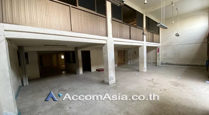 unit Retail / showroom For Rent in Bang Na, Bangkok  near BTS Punnawithi (AA27228)