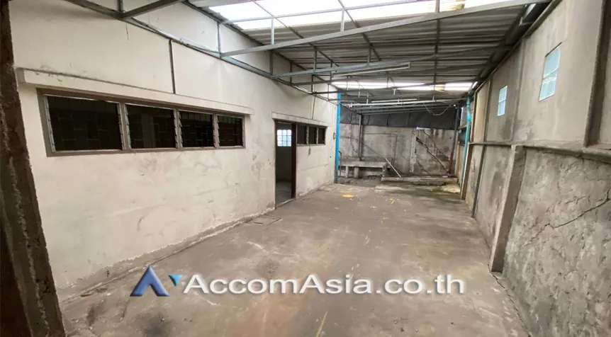 6  Retail / Showroom For Rent in Bang Na ,Bangkok BTS Punnawithi AA27228