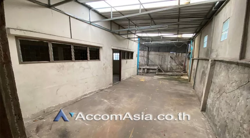 6  Retail / Showroom For Rent in bangna ,Bangkok BTS Punnawithi AA27228