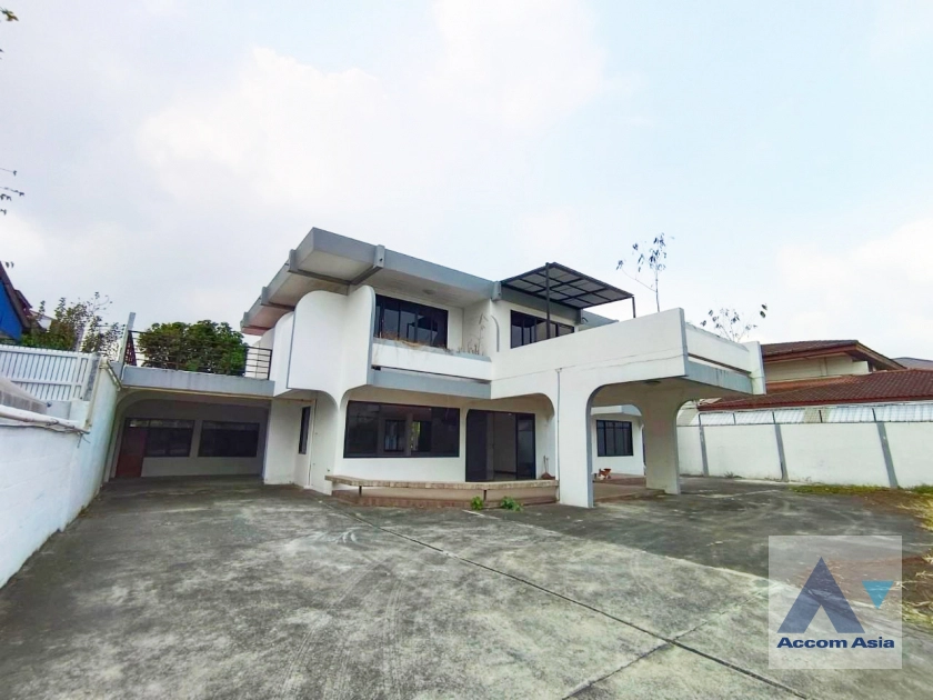 unitHome Office |  4 Bedrooms  House For Rent in Sukhumvit, Bangkok  near BTS Phra khanong (AA27236)