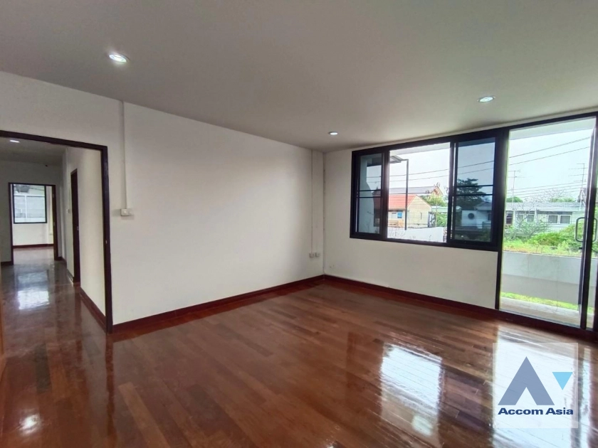 11  4 br House For Rent in Sukhumvit ,Bangkok BTS Phra khanong AA27236