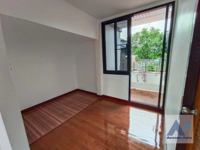 12  4 br House For Rent in Sukhumvit ,Bangkok BTS Phra khanong AA27236