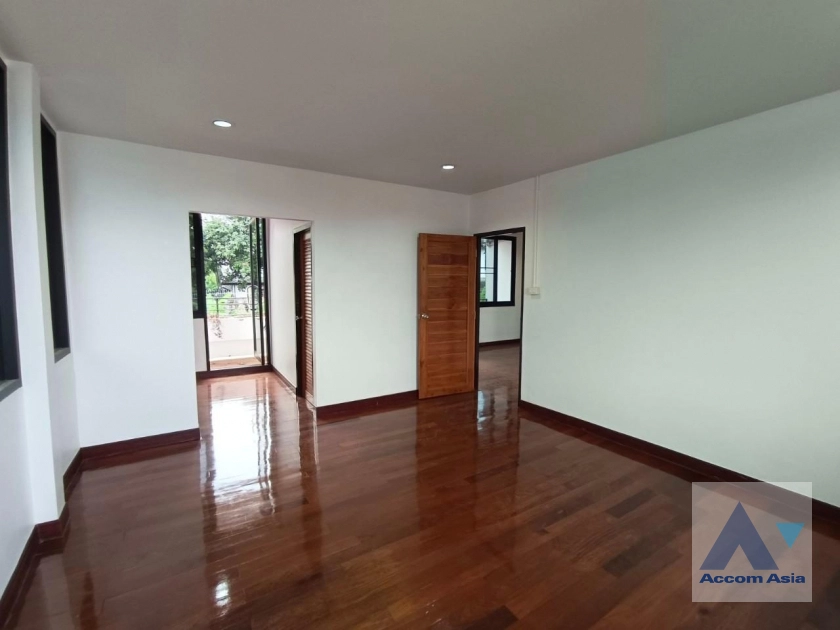 13  4 br House For Rent in Sukhumvit ,Bangkok BTS Phra khanong AA27236