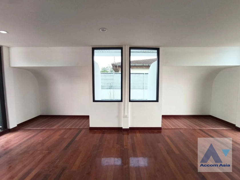 17  4 br House For Rent in Sukhumvit ,Bangkok BTS Phra khanong AA27236
