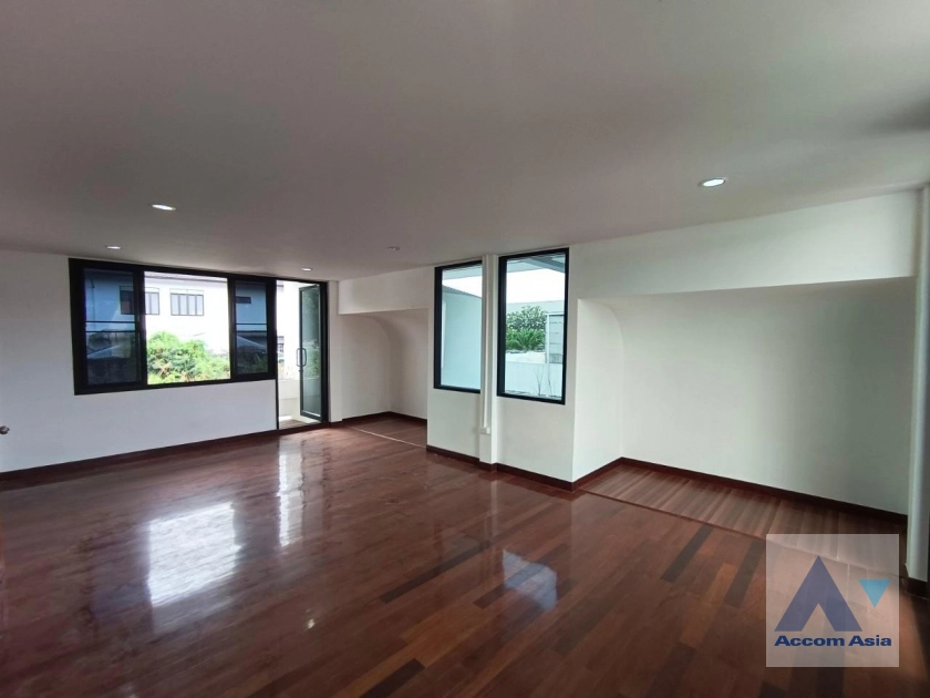 19  4 br House For Rent in Sukhumvit ,Bangkok BTS Phra khanong AA27236