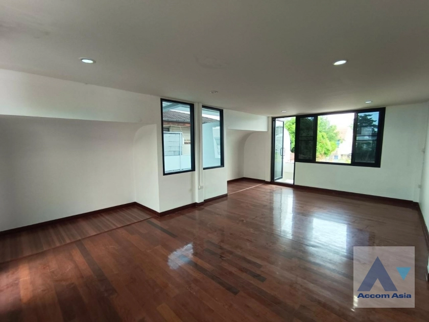 20  4 br House For Rent in Sukhumvit ,Bangkok BTS Phra khanong AA27236