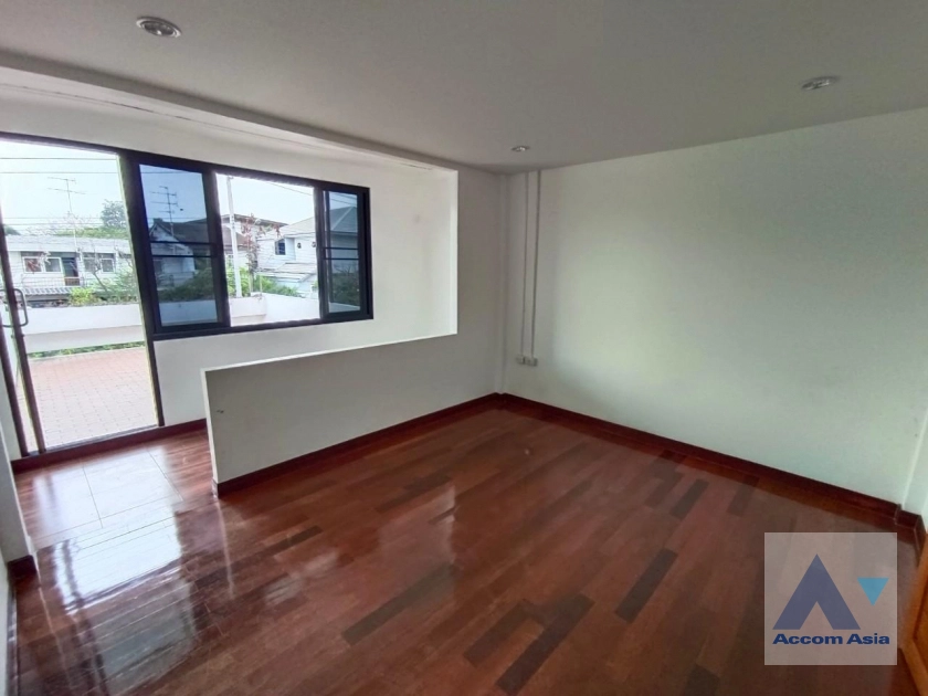 22  4 br House For Rent in Sukhumvit ,Bangkok BTS Phra khanong AA27236