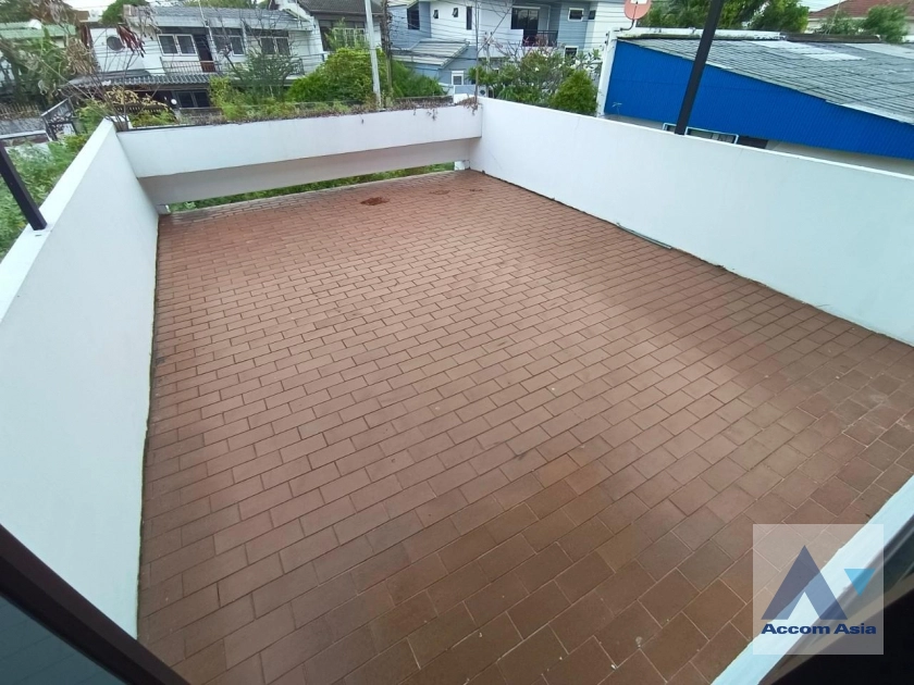 34  4 br House For Rent in Sukhumvit ,Bangkok BTS Phra khanong AA27236