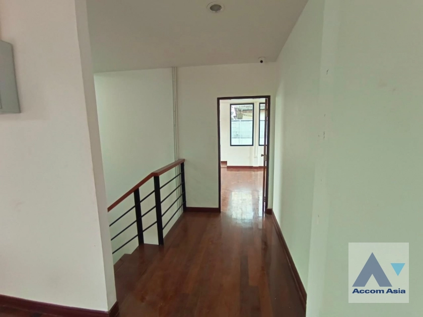 21  4 br House For Rent in Sukhumvit ,Bangkok BTS Phra khanong AA27236