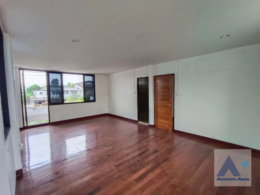 25  4 br House For Rent in Sukhumvit ,Bangkok BTS Phra khanong AA27236