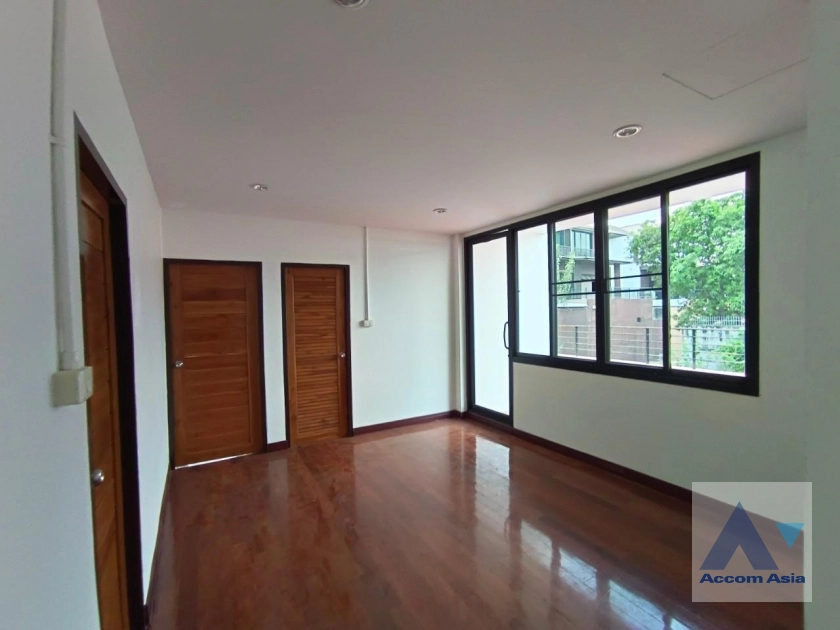29  4 br House For Rent in Sukhumvit ,Bangkok BTS Phra khanong AA27236