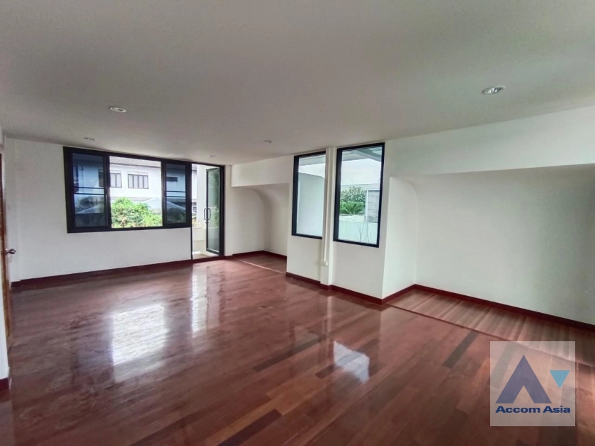 28  4 br House For Rent in Sukhumvit ,Bangkok BTS Phra khanong AA27236