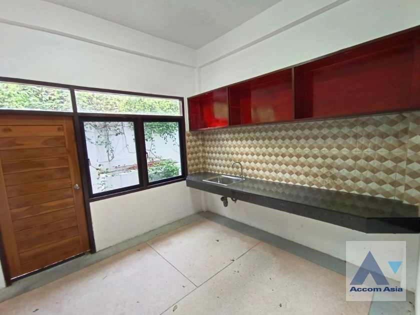 8  4 br House For Rent in Sukhumvit ,Bangkok BTS Phra khanong AA27236