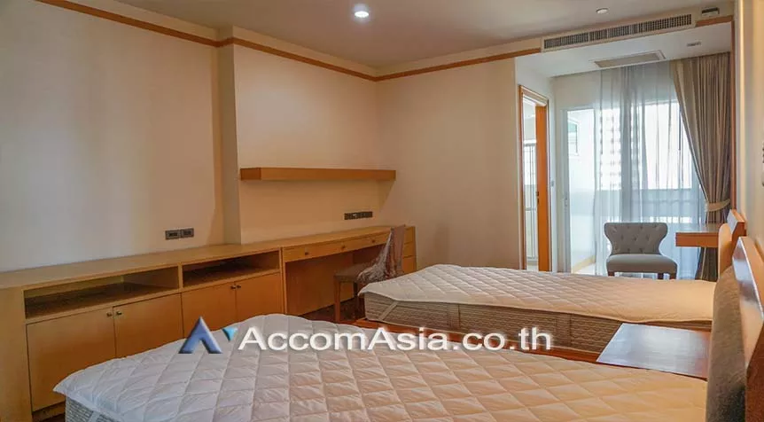 12  3 br Apartment For Rent in Sukhumvit ,Bangkok BTS Nana at Fully Furnished Suites AA27244