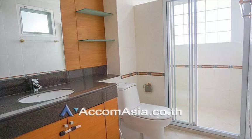 Big Balcony, Pet friendly |  3 Bedrooms  Apartment For Rent in Sukhumvit, Bangkok  near BTS Nana (AA27244)