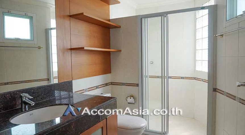 7  3 br Apartment For Rent in Sukhumvit ,Bangkok BTS Nana at Fully Furnished Apartment, Only 2 mins walk to BTS AA27247