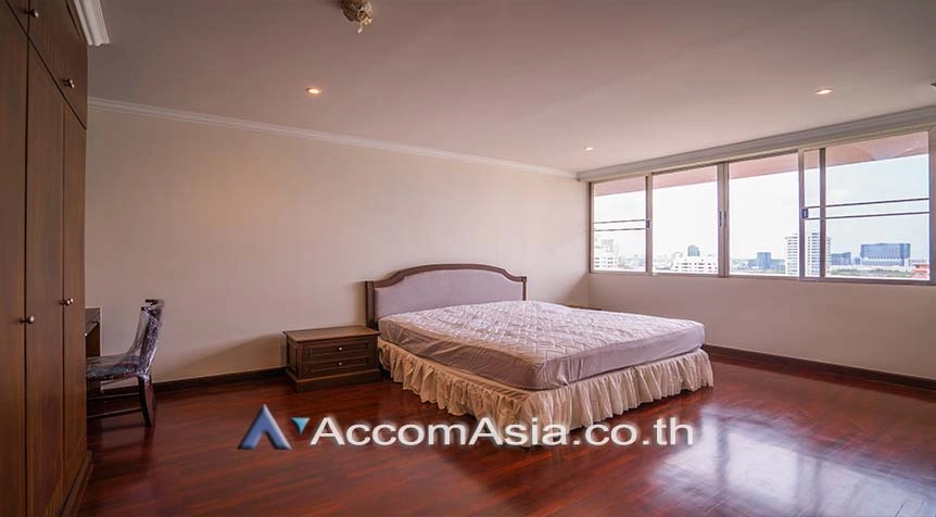 7  3 br Condominium for rent and sale in Sukhumvit ,Bangkok BTS Nana at Newton Tower AA27277