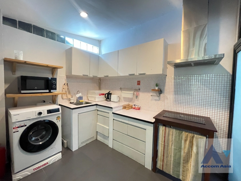 4  3 br House For Rent in Sukhumvit ,Bangkok BTS Ekkamai AA27280