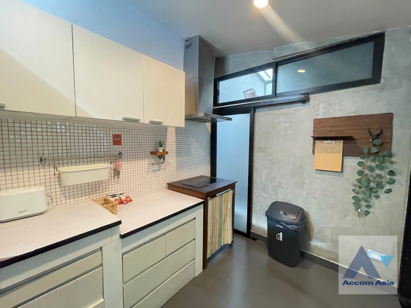 5  3 br House For Rent in Sukhumvit ,Bangkok BTS Ekkamai AA27280