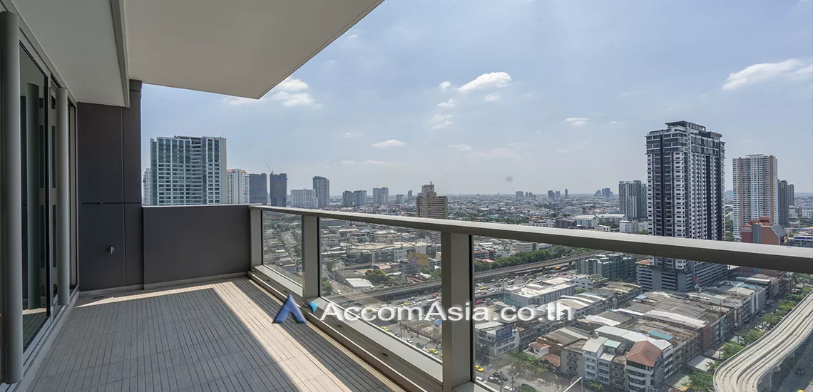  2 Bedrooms  Apartment For Rent in Charoennakorn, Bangkok  near BTS Krung Thon Buri (AA27292)
