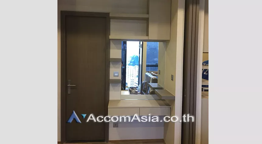  1 Bedroom  Condominium For Rent & Sale in Silom, Bangkok  near MRT Sam Yan (AA27300)