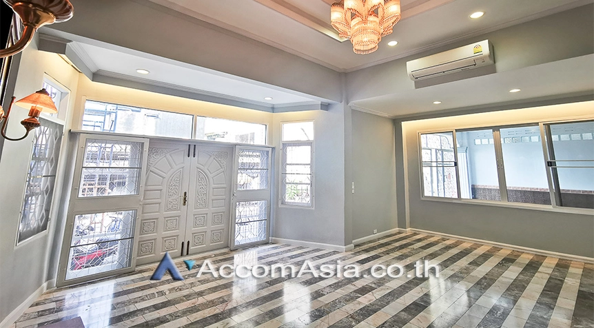 unit 6 Bedrooms  House For Rent & Sale in Sathorn, Bangkok  near BTS Chong Nonsi (AA27315)