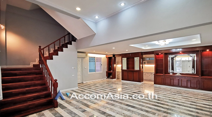  1  6 br House for rent and sale in Sathorn ,Bangkok BTS Chong Nonsi AA27315