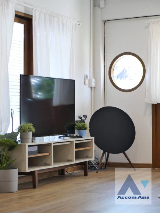 15  3 br Townhouse for rent and sale in Sukhumvit ,Bangkok BTS Phra khanong at Moo Baan Klongtan Nivet AA27316