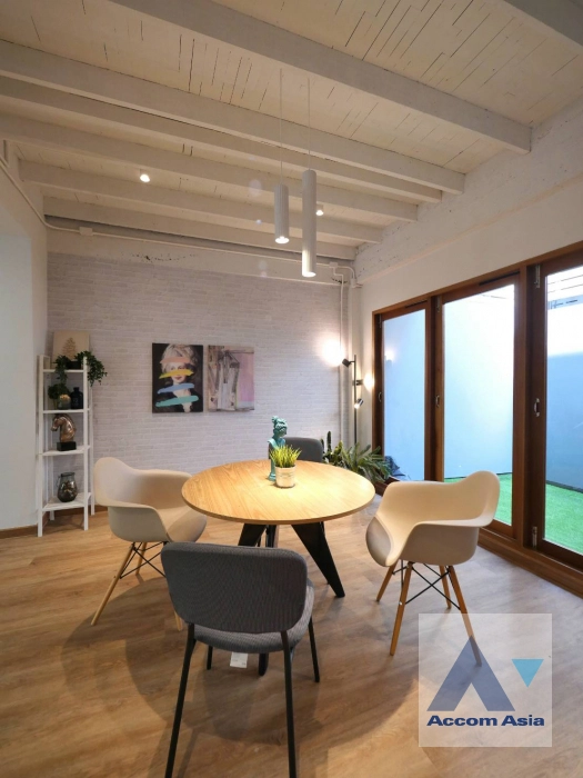 7  3 br Townhouse for rent and sale in Sukhumvit ,Bangkok BTS Phra khanong at Moo Baan Klongtan Nivet AA27316