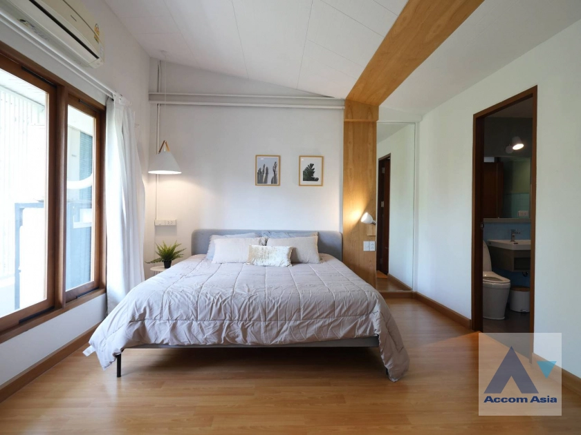 14  3 br Townhouse for rent and sale in Sukhumvit ,Bangkok BTS Phra khanong at Moo Baan Klongtan Nivet AA27316