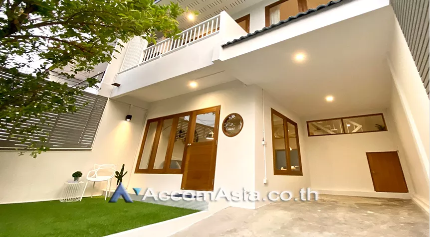  1  3 br House For Rent in Sukhumvit ,Bangkok BTS Phra khanong at Safe and local lifestyle Home AA27316