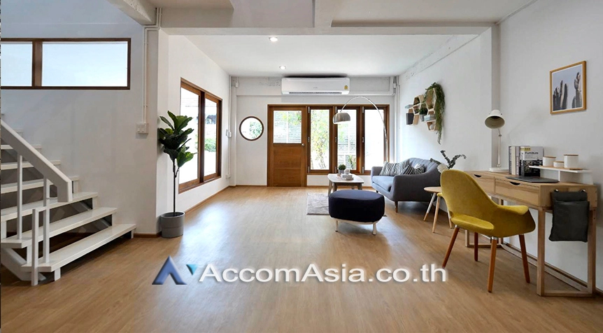  1  3 br Townhouse for rent and sale in Sukhumvit ,Bangkok BTS Phra khanong at Moo Baan Klongtan Nivet AA27316