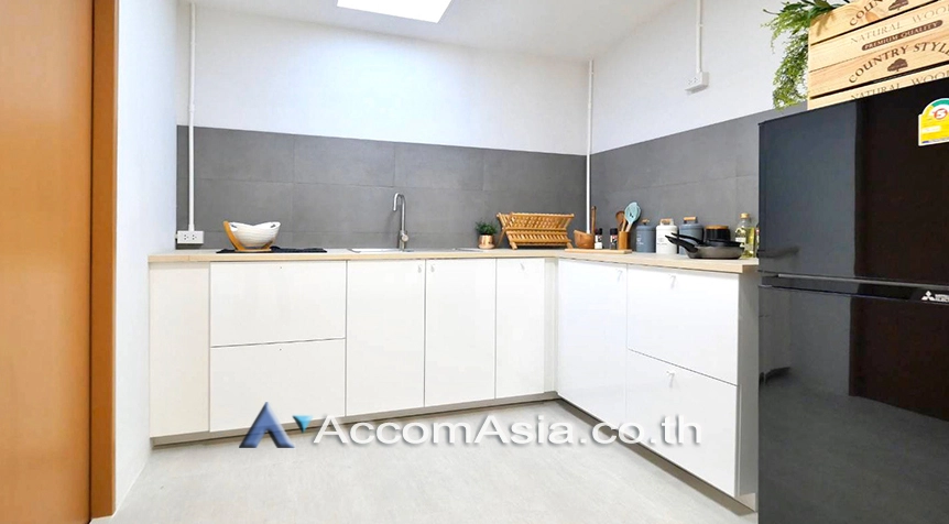 9  3 br Townhouse for rent and sale in Sukhumvit ,Bangkok BTS Phra khanong at Moo Baan Klongtan Nivet AA27316