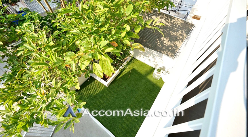 23  3 br Townhouse for rent and sale in Sukhumvit ,Bangkok BTS Phra khanong at Moo Baan Klongtan Nivet AA27316