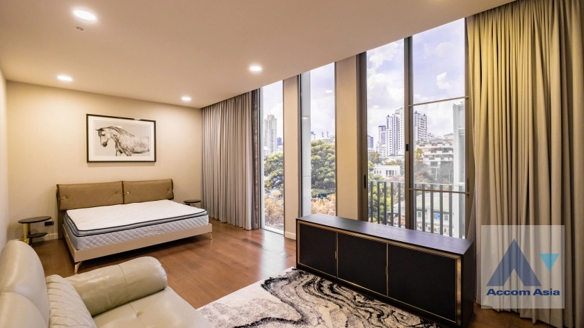 unitCorner Unit, Double High Ceiling, Pet friendly |  4 Bedrooms  House For Rent & Sale in Sukhumvit, Bangkok  near BTS Phrom Phong (AA27317)