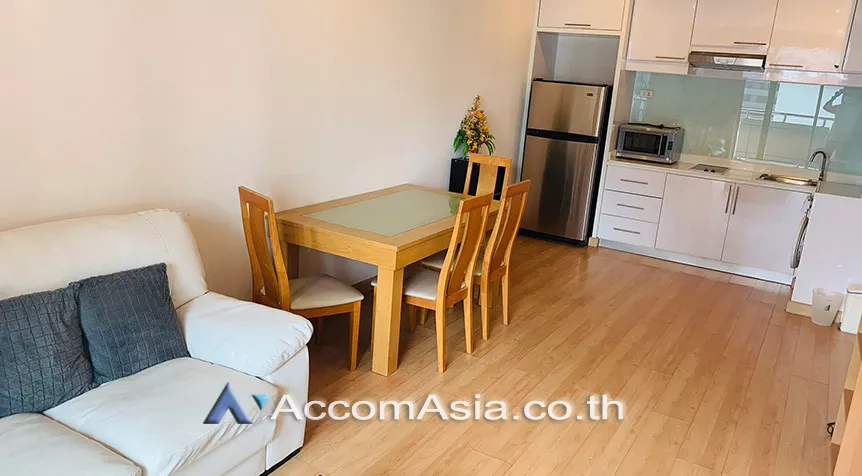  1 Bedroom  Condominium For Sale in Silom, Bangkok  near BTS Sala Daeng - MRT Silom (AA27328)