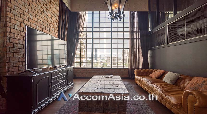 Double High Ceiling, Duplex Condo |  2 Bedrooms  Condominium For Rent & Sale in Sukhumvit, Bangkok  near BTS Phrom Phong (AA27329)