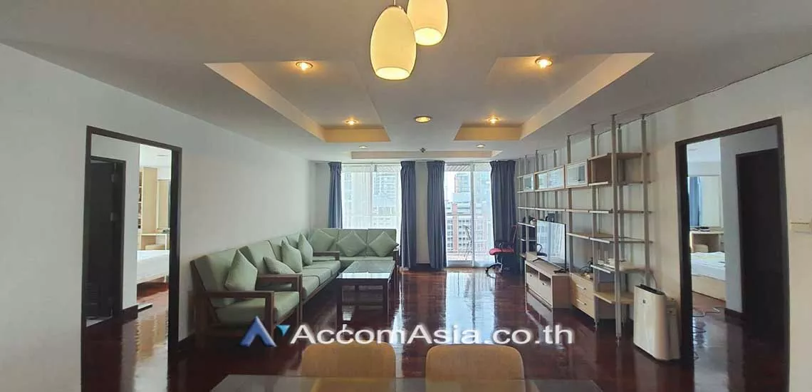  3 Bedrooms  Condominium For Rent in Ploenchit, Bangkok  near BTS Chitlom (AA27339)