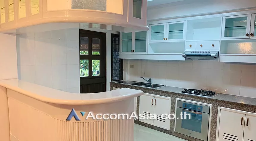  1  3 br House For Rent in Sukhumvit ,Bangkok BTS Phrom Phong at Kid Friendly House Compound AA27342