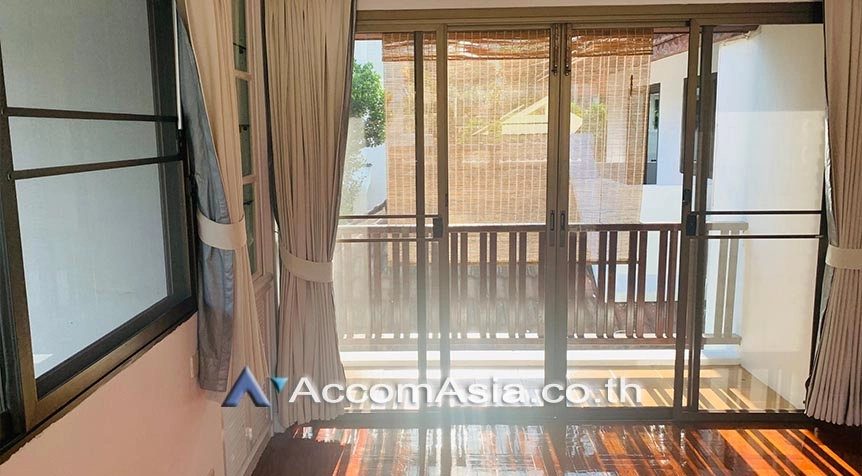 12  3 br House For Rent in Sukhumvit ,Bangkok BTS Phrom Phong at Kid Friendly House Compound AA27342