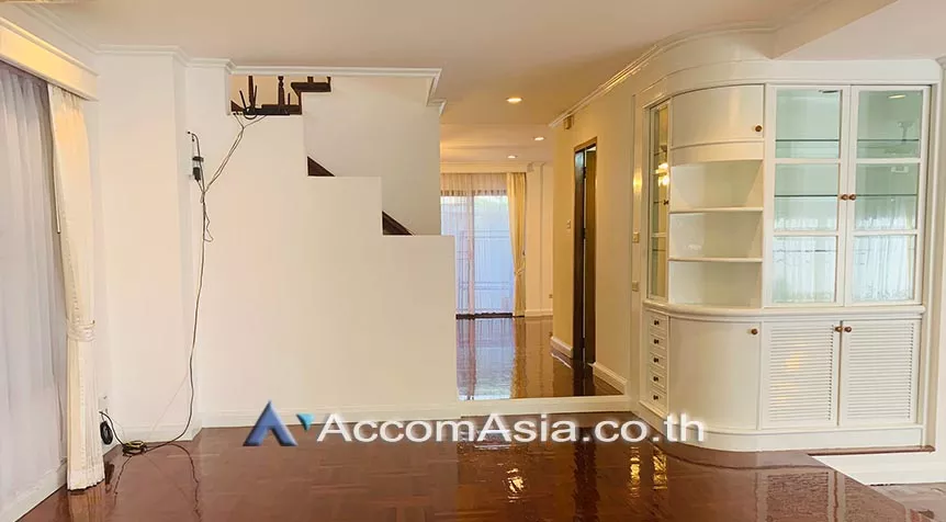 5  3 br House For Rent in Sukhumvit ,Bangkok BTS Phrom Phong at Kid Friendly House Compound AA27342