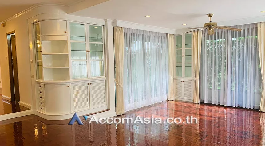 6  3 br House For Rent in Sukhumvit ,Bangkok BTS Phrom Phong at Kid Friendly House Compound AA27342