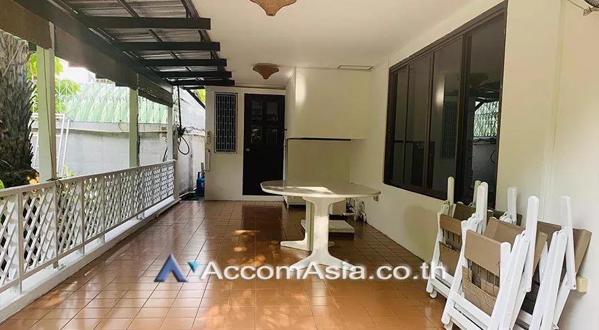 9  3 br House For Rent in Sukhumvit ,Bangkok BTS Phrom Phong at Kid Friendly House Compound AA27342