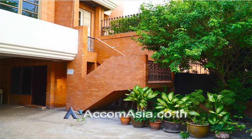  1  3 br Townhouse for rent and sale in Ploenchit ,Bangkok BTS Ploenchit AA27345